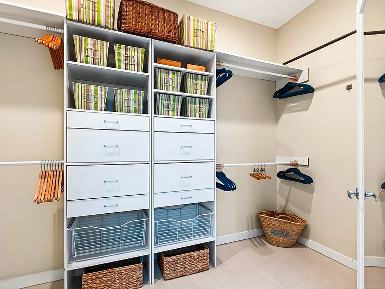 4302 Ocean View Dr — Photo 27