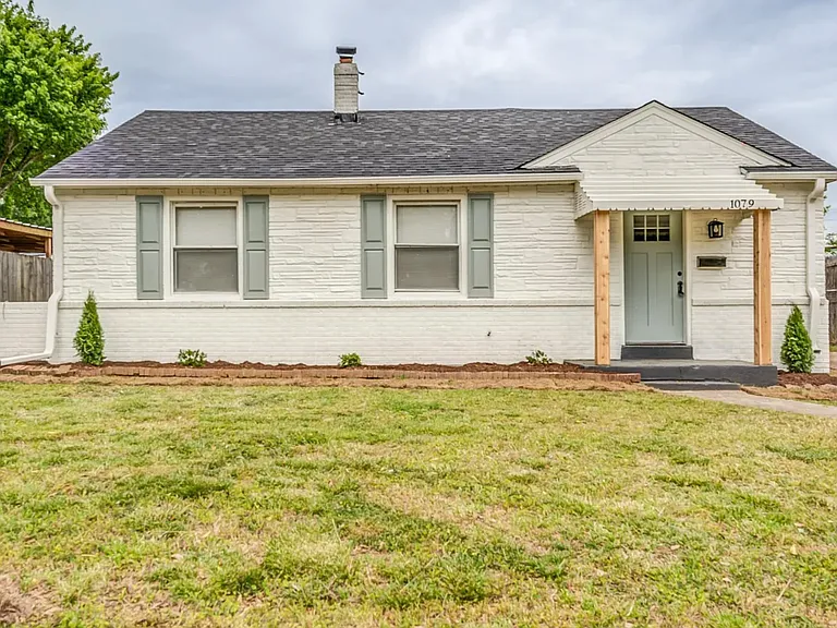 1079 Larry Ln — Photo 2