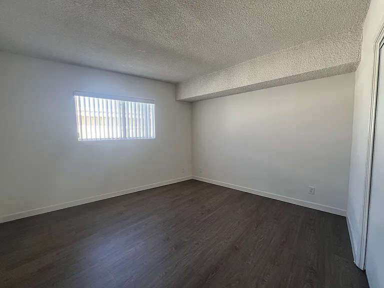 Kennington Apartments — Photo 11