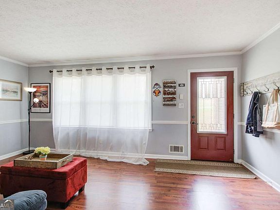 3rd image of 2963 Timberline Rd
