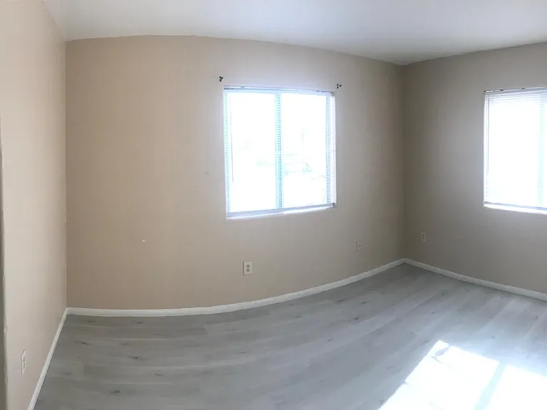 8106 S San Pedro St #3 — Photo 14