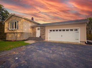 22 Dennis Rd, Lafayette, NJ 07848