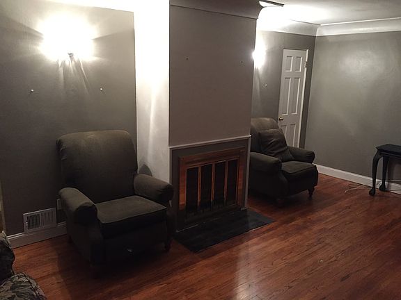 2nd image of 2471 Waterman Ave