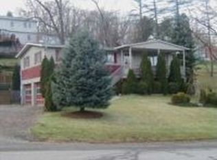 108 Myrtle St, Oakdale, PA