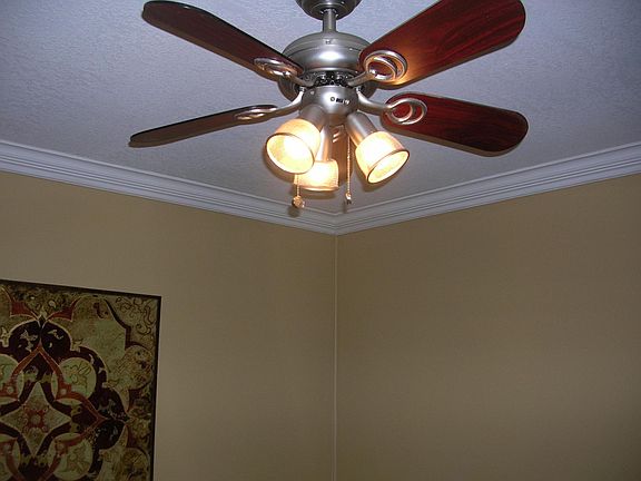 4th image of 827 Lowell Blvd #26