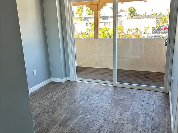 3rd image of 6465 Balboa Ave Suite 203