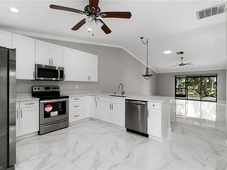 17754 Grande Bayou Ct — Photo 16