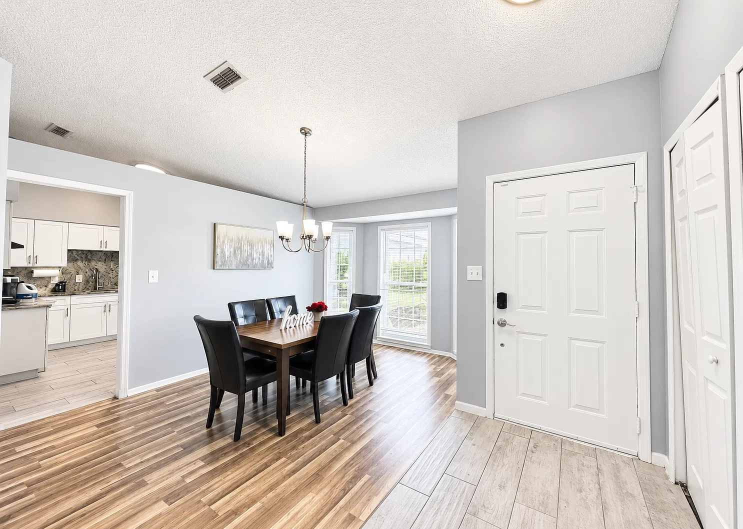 3 bed, 2042 sqft, $2,150 — Photo 2