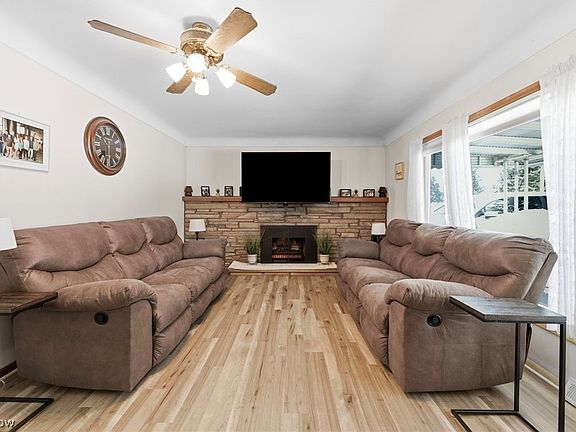 3rd image of 18158 Cook Ave