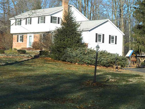 4th image of 28 Hearthside Dr