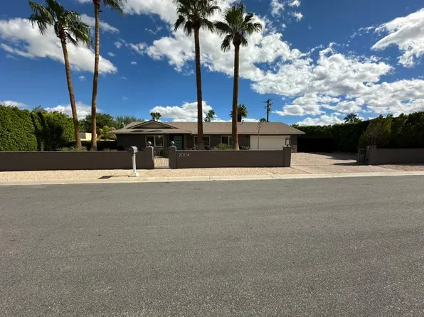 2004 N San Antonio Rd, Palm Springs, CA 92262