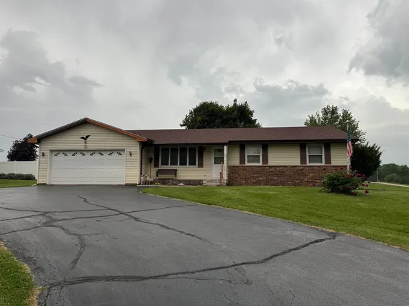 3 Geneva St, Mount Carroll, IL 61053