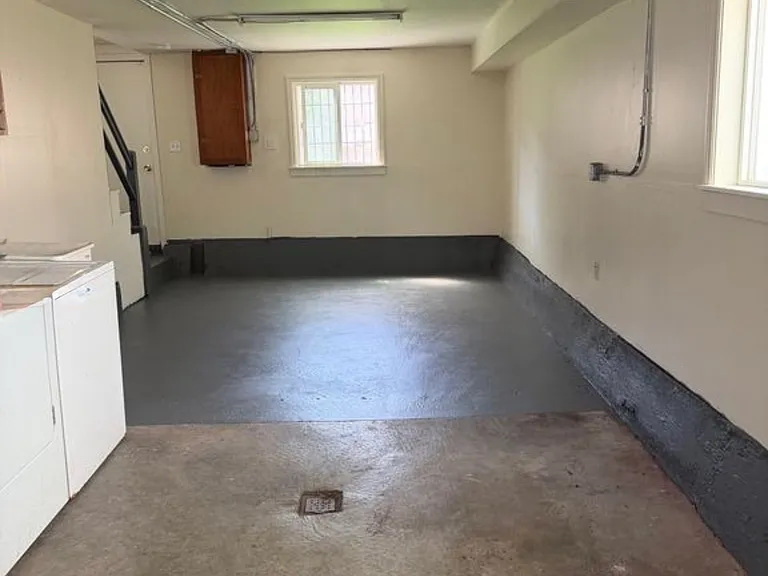 185 S Mayfair Ave — Photo 16