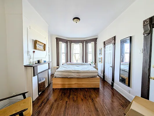 Rented by MySpaceNYC | media 14