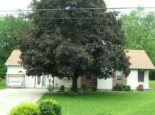 118 S Daisy Ln, Danville, IL 61834
