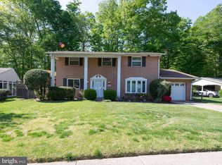 6904 Loudoun Ln, Springfield, VA 22152