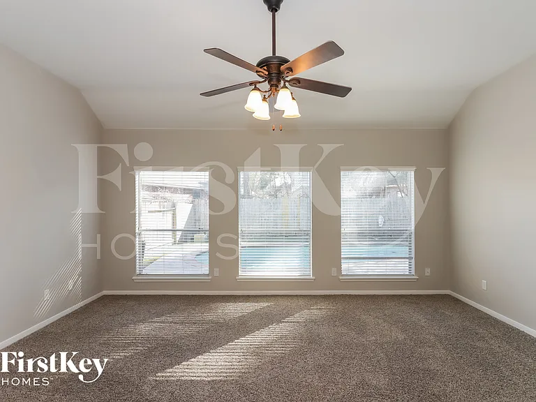 19326 Hikers Trail Dr — Photo 9