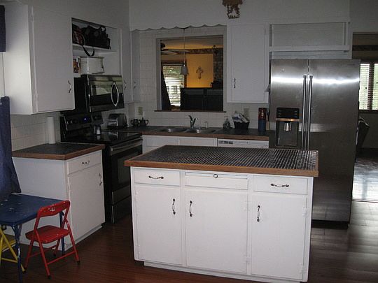 5th image of 607 Coolidge St