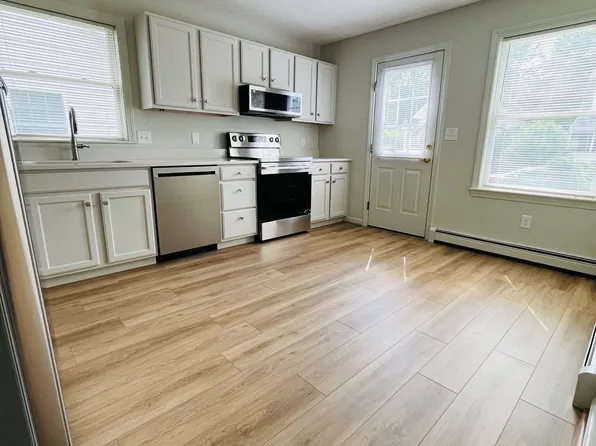 142 Dawson St, South Portland, ME 04106