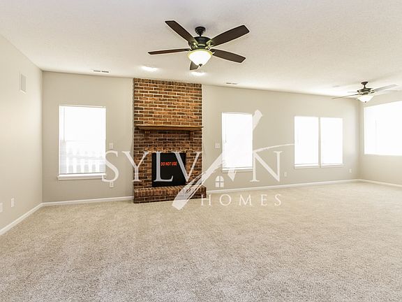 3rd image of 2544 Woodfield Blvd