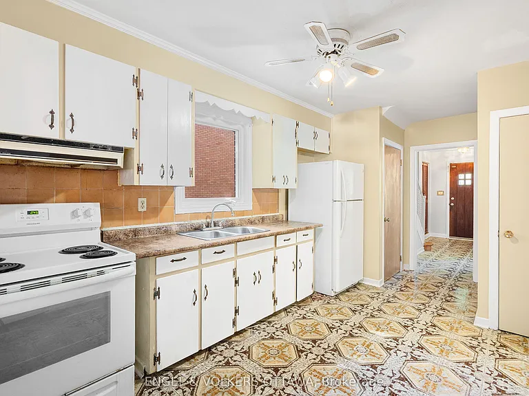 1402 Kilborn Ave — Photo 15