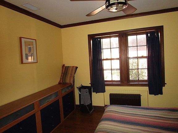 5th image of 900 N Grove Ave