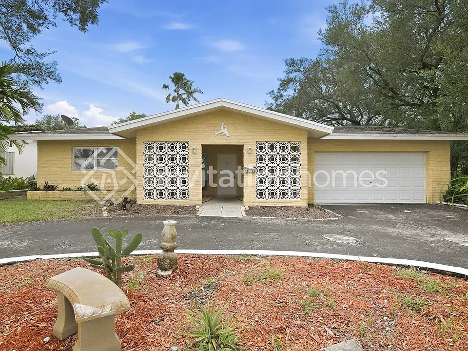 3720 W Park Rd
