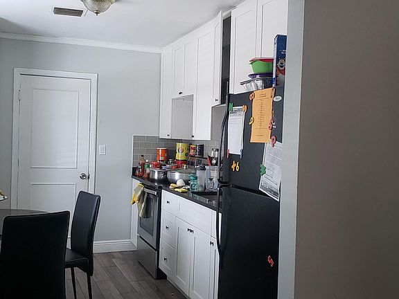 5th image of 331 S F St