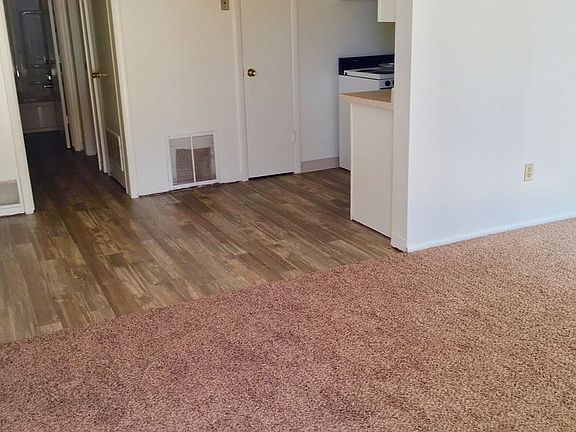 4th image of 1121 E 500 S APT 1
