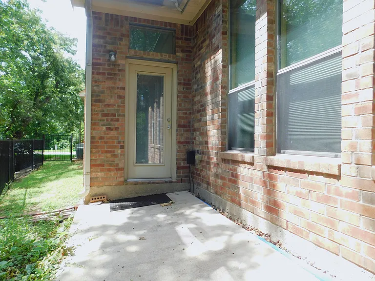 108 Red Bluff Dr — Photo 35