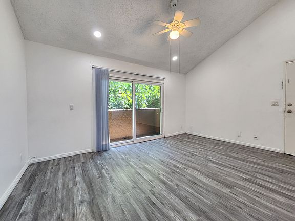4th image of 13043 Vanowen St APT 1