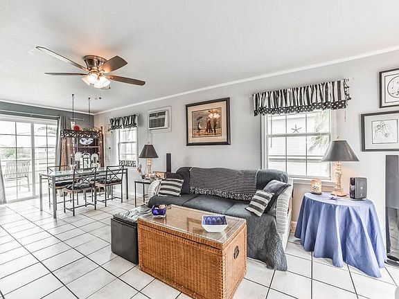 5th image of 23106 Camino St