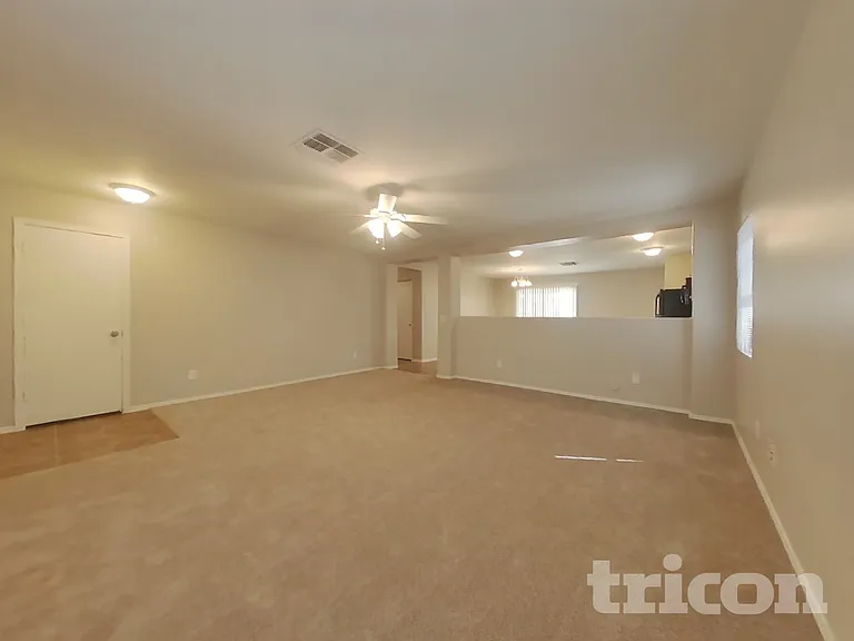 12510 W Scotts Dr — Photo 3
