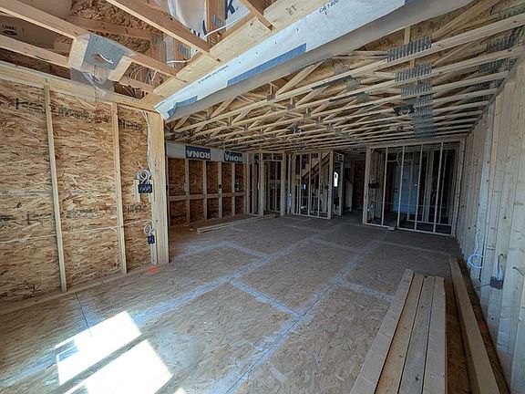 4th image of 310 N Somerside Cres