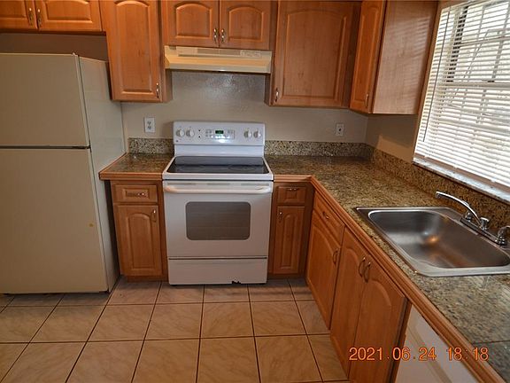 5th image of 7703 Gulf Ct #7703