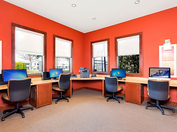 Business Center with Wireless Printing