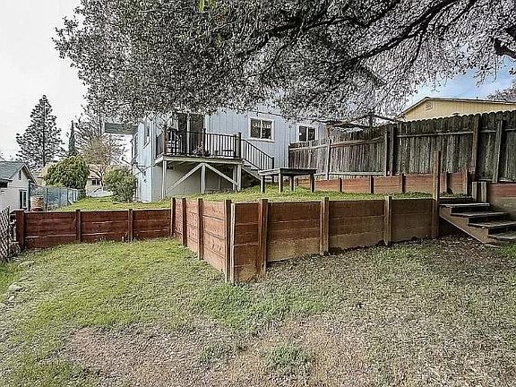 3rd image of 2695 Woodridge Ct
