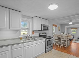 275 Groveland Ave, Warwick, RI 02886