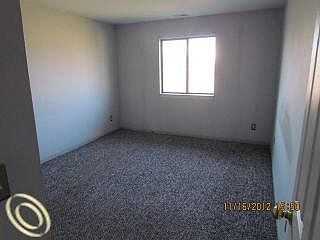 4th image of 16425 Woodlane