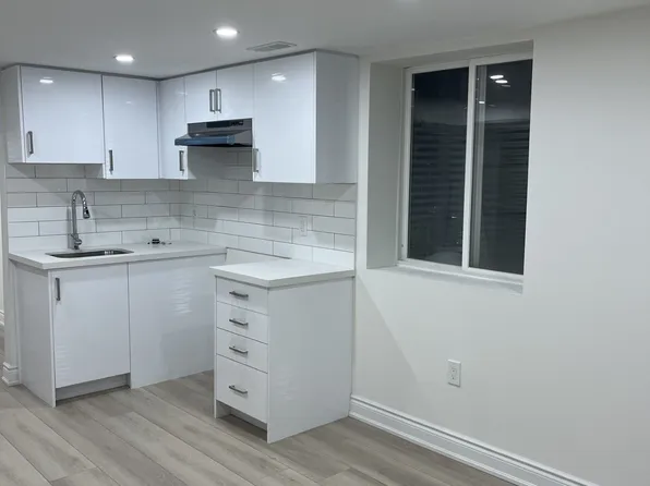 114 Mill St N, Brampton, ON L6X 2N9