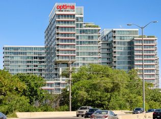 9725 Woods Dr UNIT 701, Skokie, IL 60077