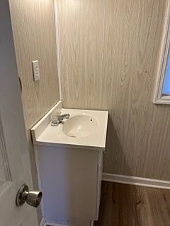 5th image of 404 Spine Dr