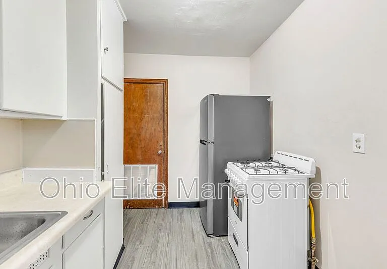49 S Burgess Ave — Photo 13