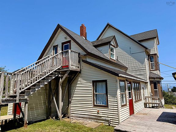 4th image of 19 Crest St