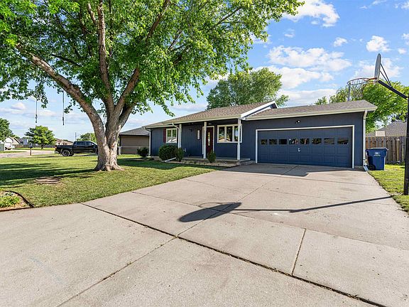 2nd image of 2320 Shalimar Dr
