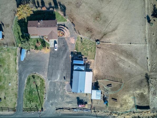 950 SE Dover Ln, Madras, OR 97741