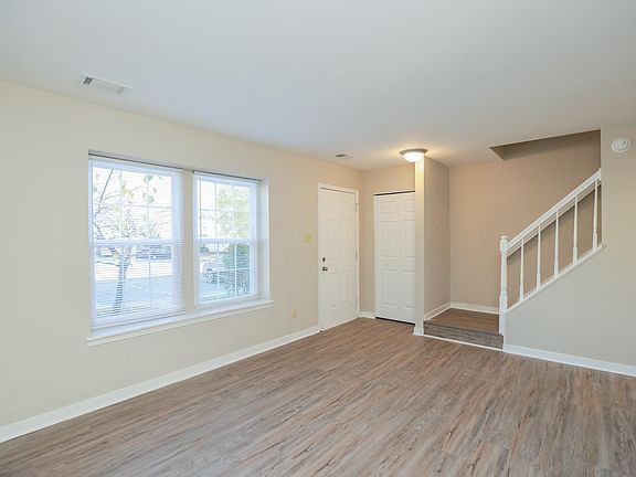 3rd image of 9522 Sara Beth Cir