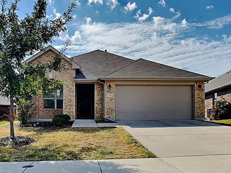 504 Fossil Creek Dr — Photo 1