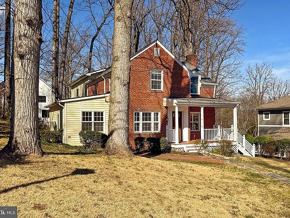 2nd image of 1306 Tracy Pl
