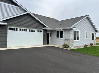 3106 Bassett Dr, Mankato, MN 56001